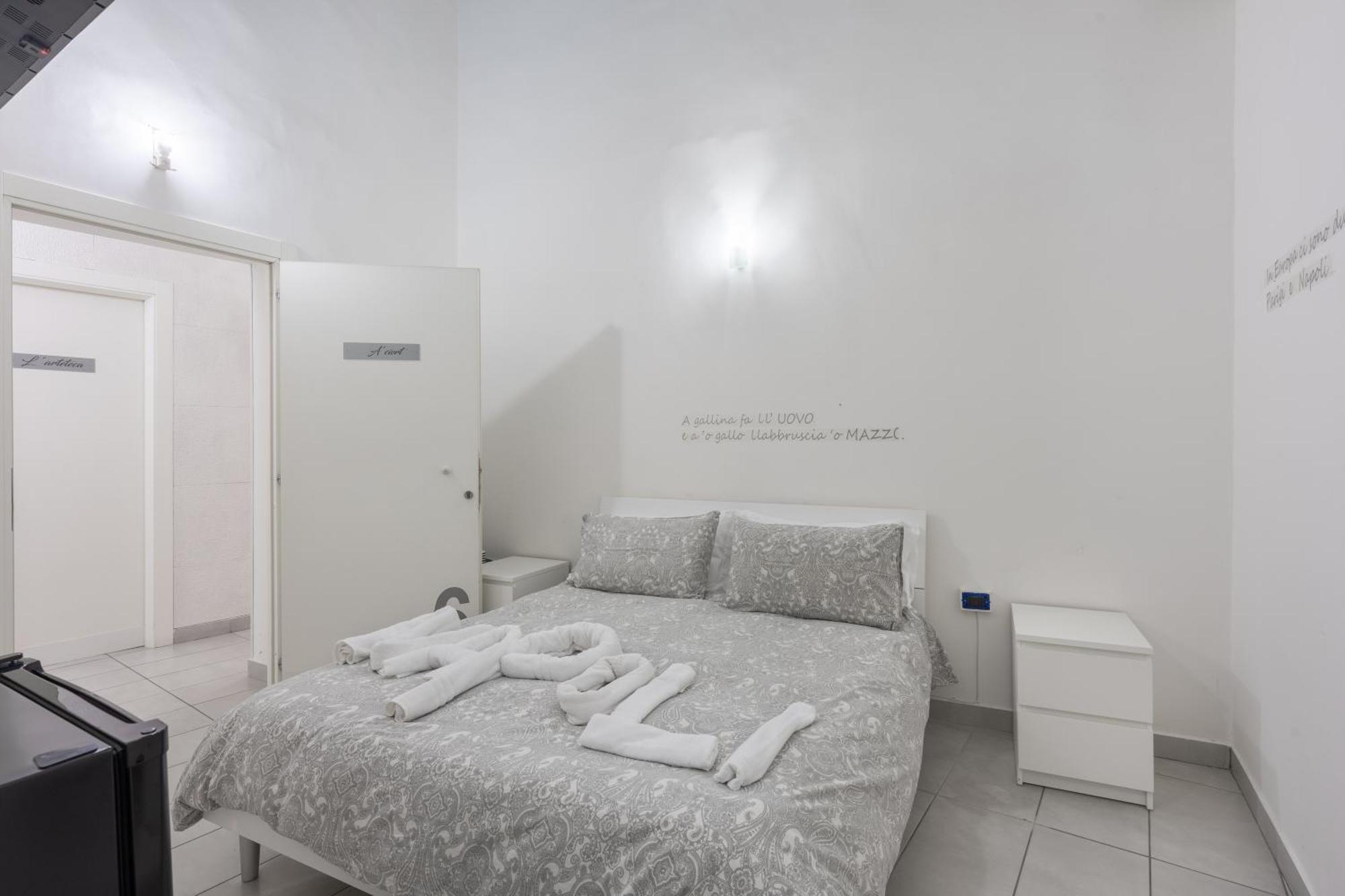 Nina Suites Neapel Exteriör bild